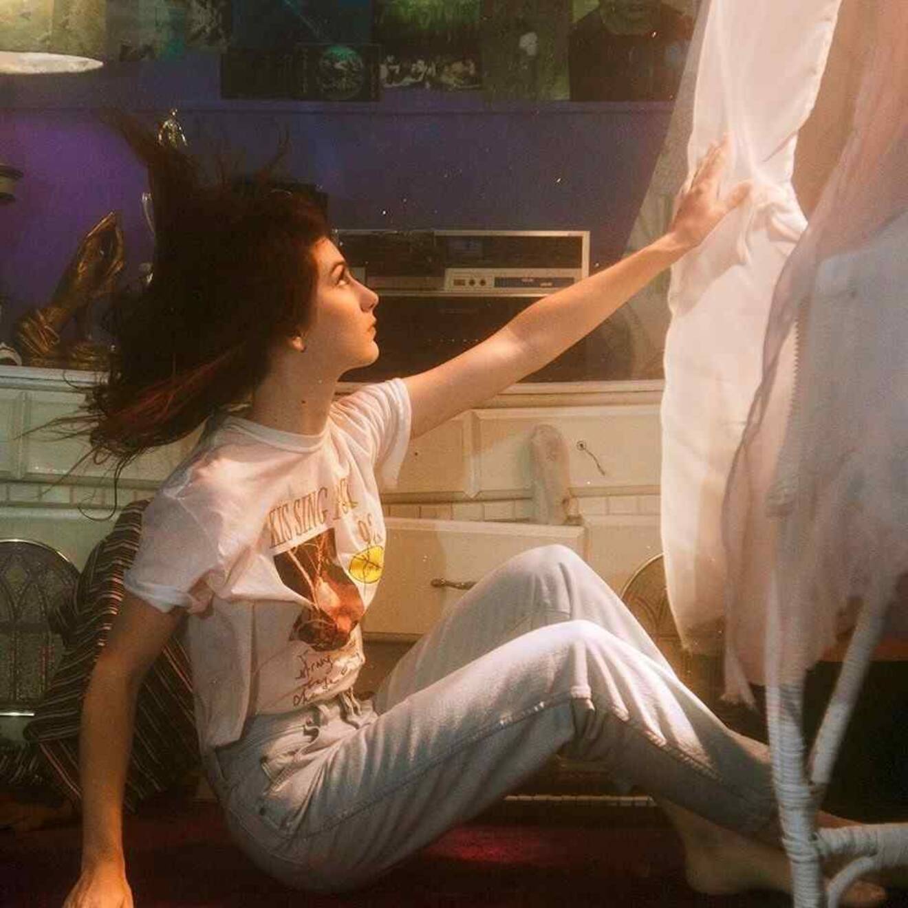 Who was it everybody. Weyes Blood. Weyes Blood Titanic Rising. Titanic Rising.